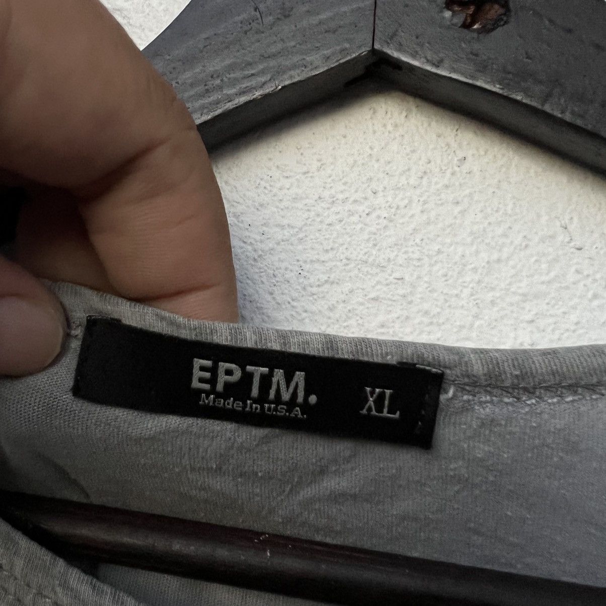 Japanese Brand RARE ASYMMETRIC DESIGN CUTTING TEE EPTM MADE IN USA Size US XL / EU 56 / 4 - 9 Thumbnail