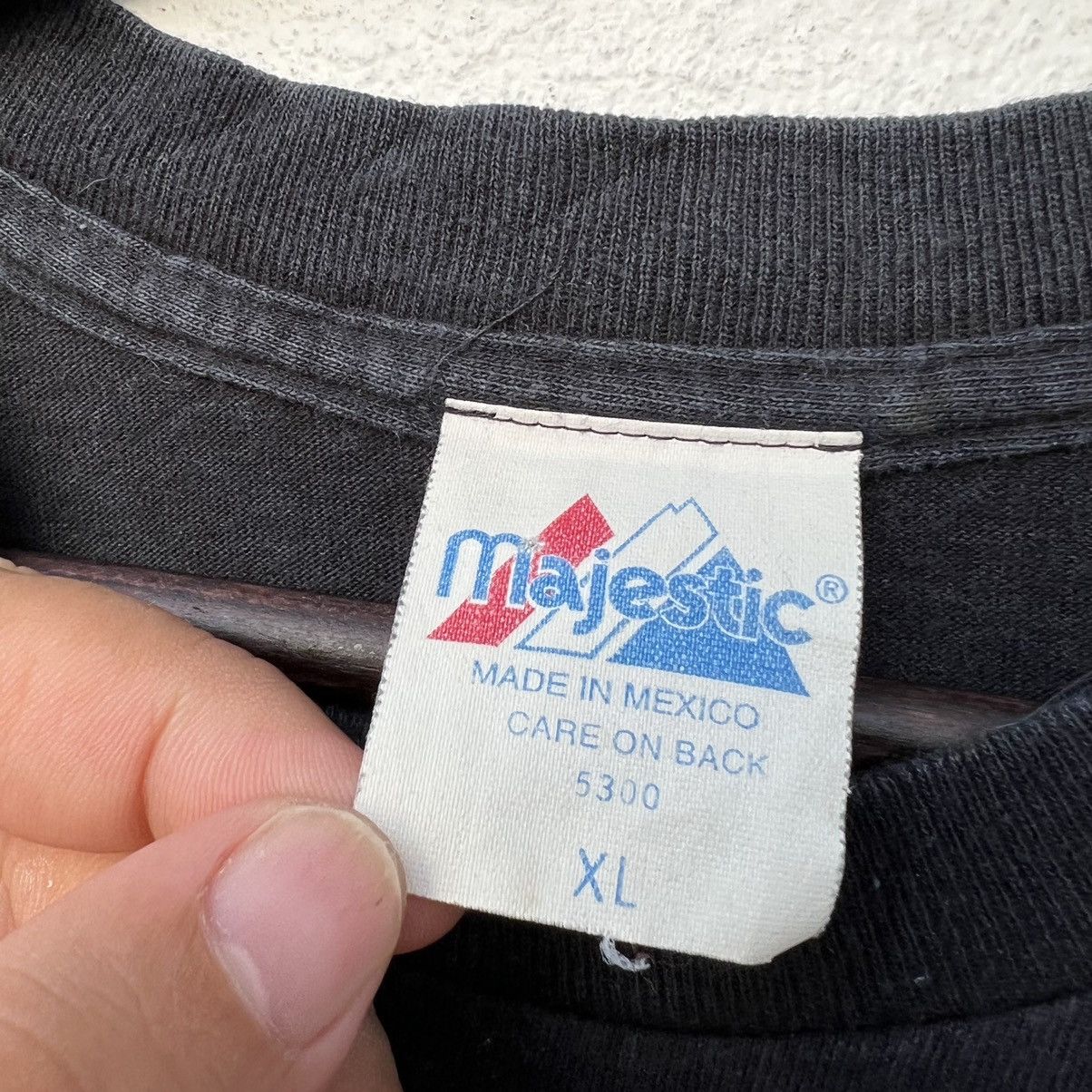 Japanese Brand VINTAGE MLB TEE BIG LOGO PIRATES 18 MAJESTIC Size US XL / EU 56 / 4 - 10 Thumbnail