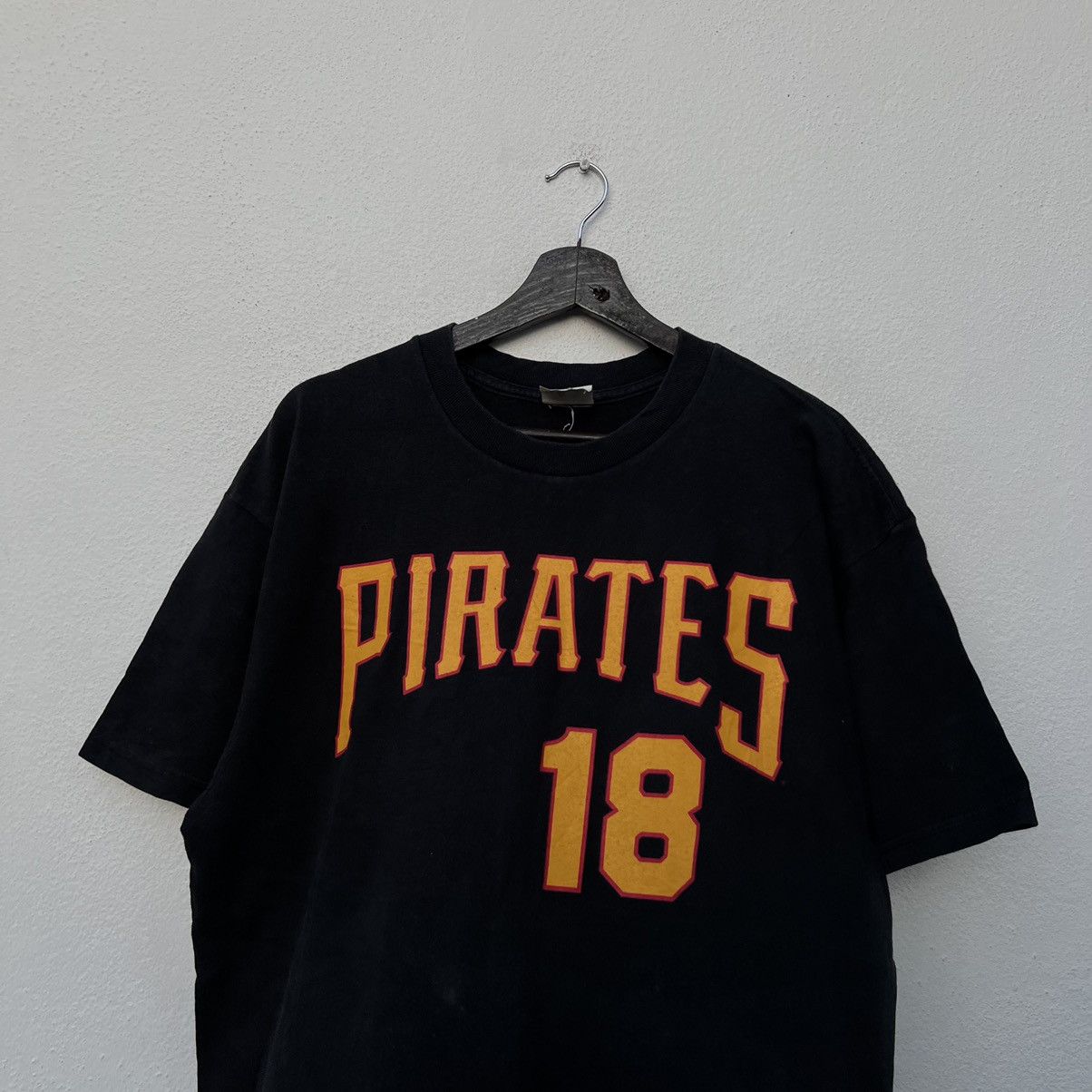 Japanese Brand VINTAGE MLB TEE BIG LOGO PIRATES 18 MAJESTIC Size US XL / EU 56 / 4 - 3 Thumbnail
