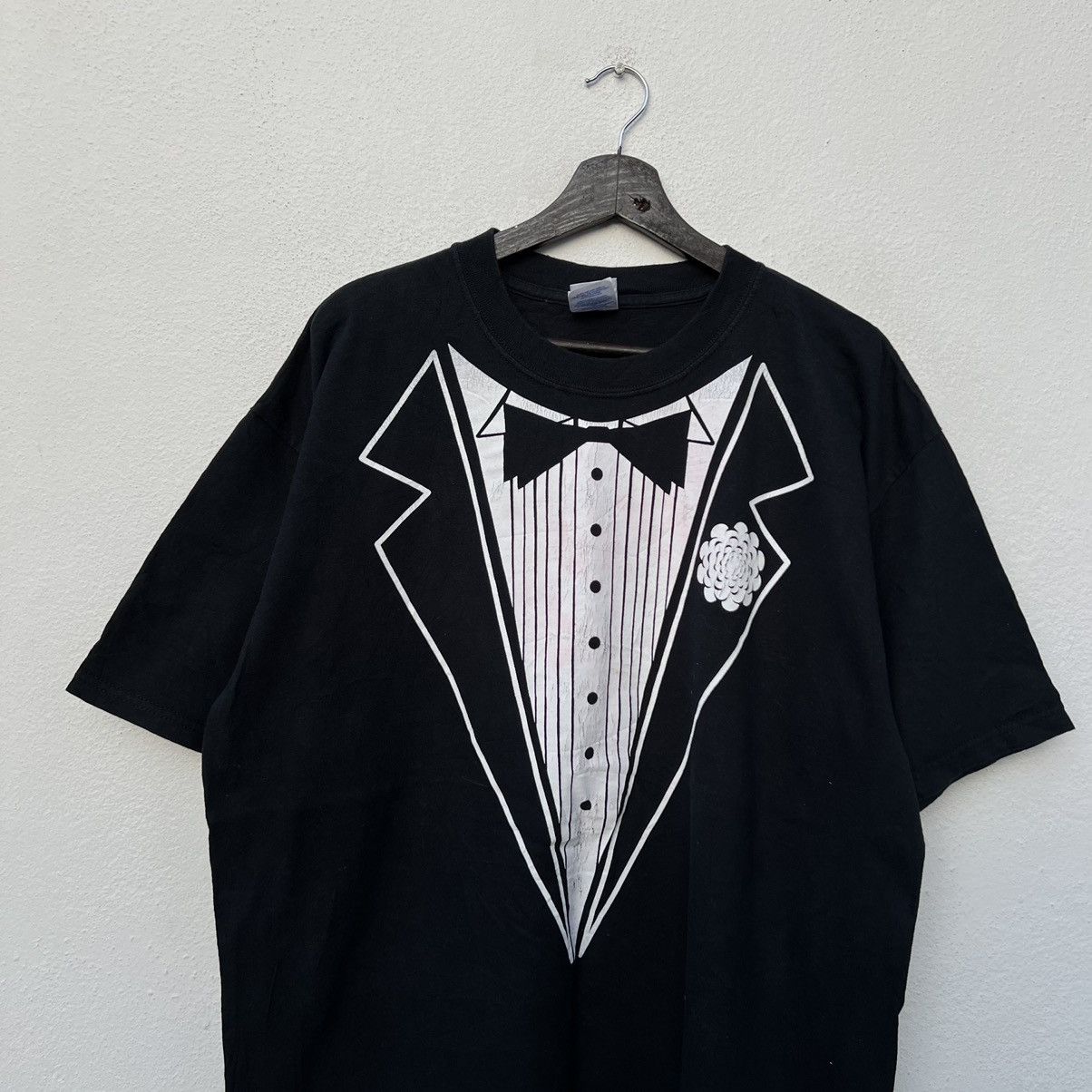 Vintage VINTAGE TUXEDO BIG LOGO TEE RARE DESIGN Size US XL / EU 56 / 4 - 3 Thumbnail