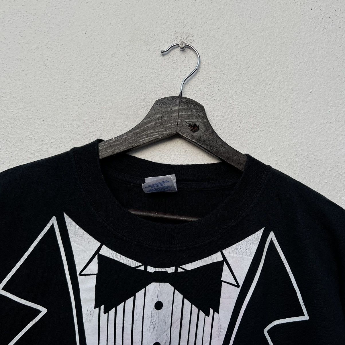Vintage VINTAGE TUXEDO BIG LOGO TEE RARE DESIGN Size US XL / EU 56 / 4 - 5 Thumbnail