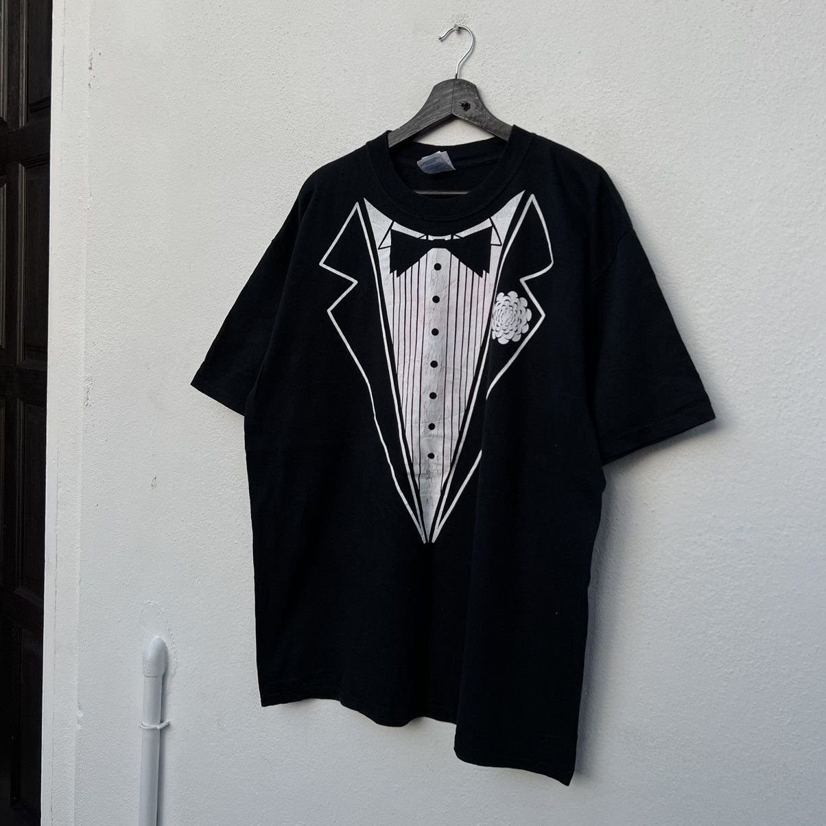 Vintage VINTAGE TUXEDO BIG LOGO TEE RARE DESIGN Size US XL / EU 56 / 4 - 2 Thumbnail