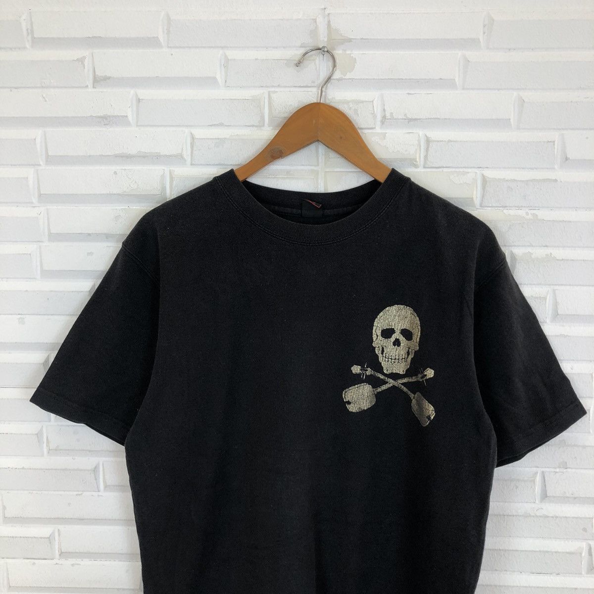 Japanese Brand VINTAGE CROPPED HEAD EMBROIDERY TEE BIG LOGO Size US L / EU 52-54 / 3 - 7 Thumbnail