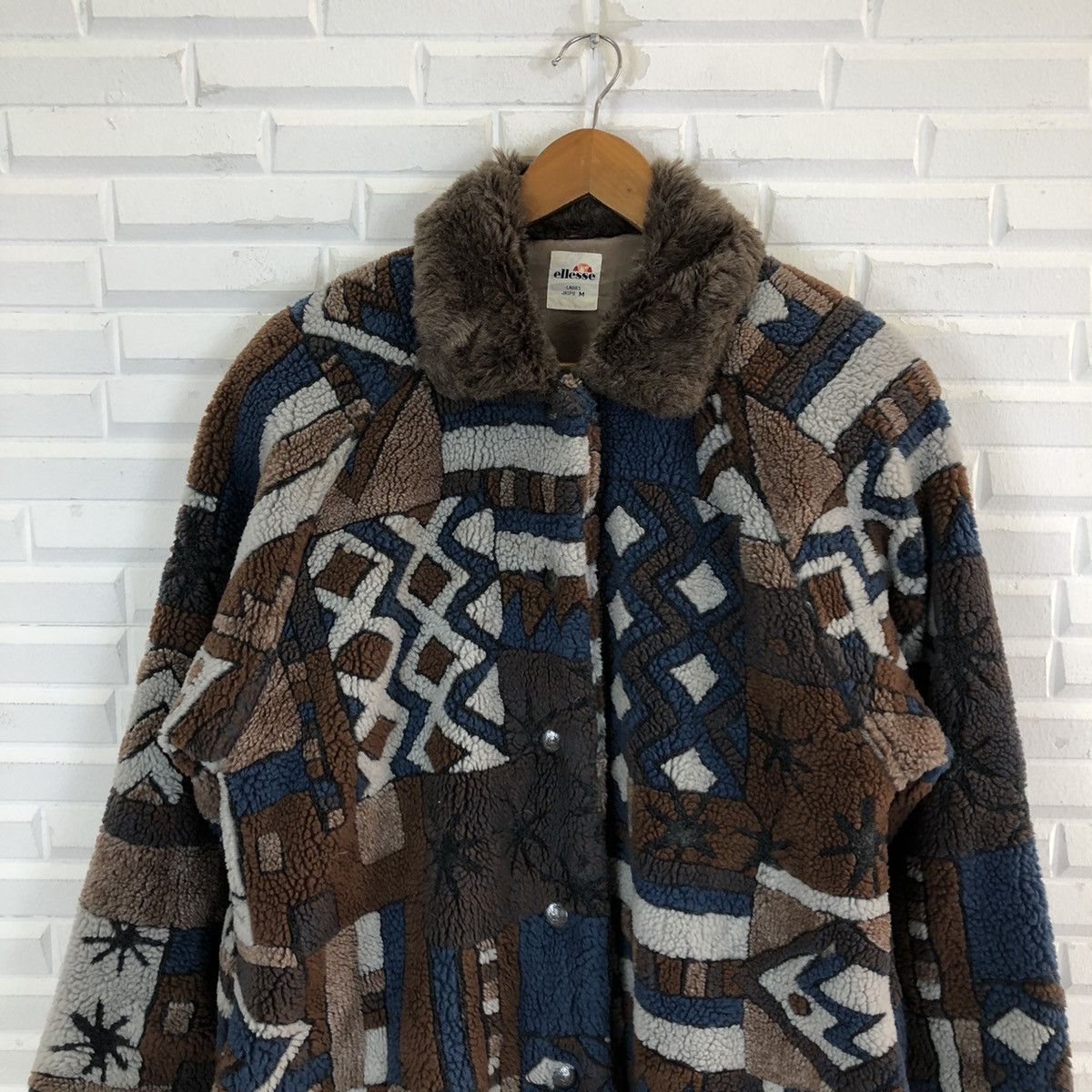 Japanese Brand VINTAGE ELLESSE MINK FUR COLLAR NAVAJO DESIGN JACKET Size US M / EU 48-50 / 2 - 3 Thumbnail