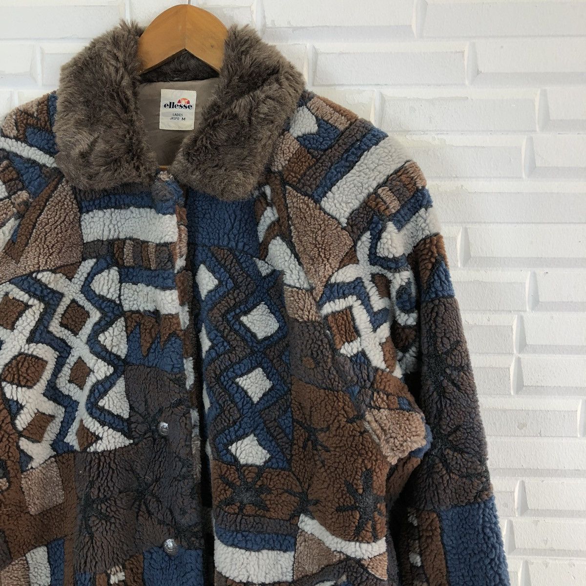 Japanese Brand VINTAGE ELLESSE MINK FUR COLLAR NAVAJO DESIGN JACKET Size US M / EU 48-50 / 2 - 5 Thumbnail