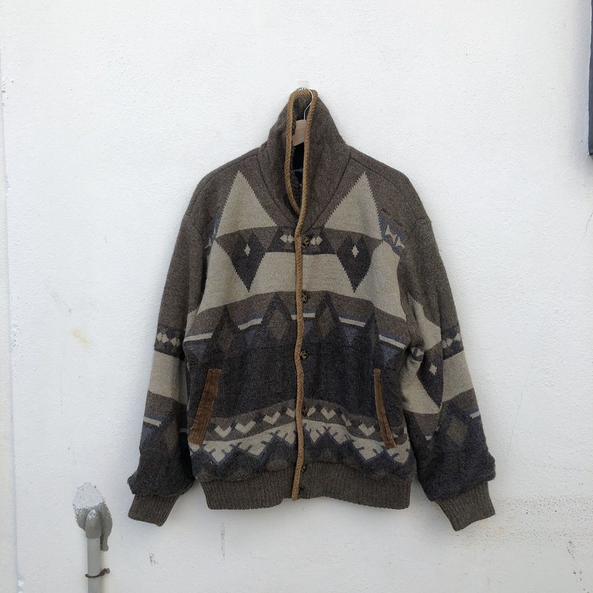Japanese Brand VINTAGE ARNALDO BASSINI ITALIAN NAVAJO DESIGN Size US L / EU 52-54 / 3 - 11 Thumbnail