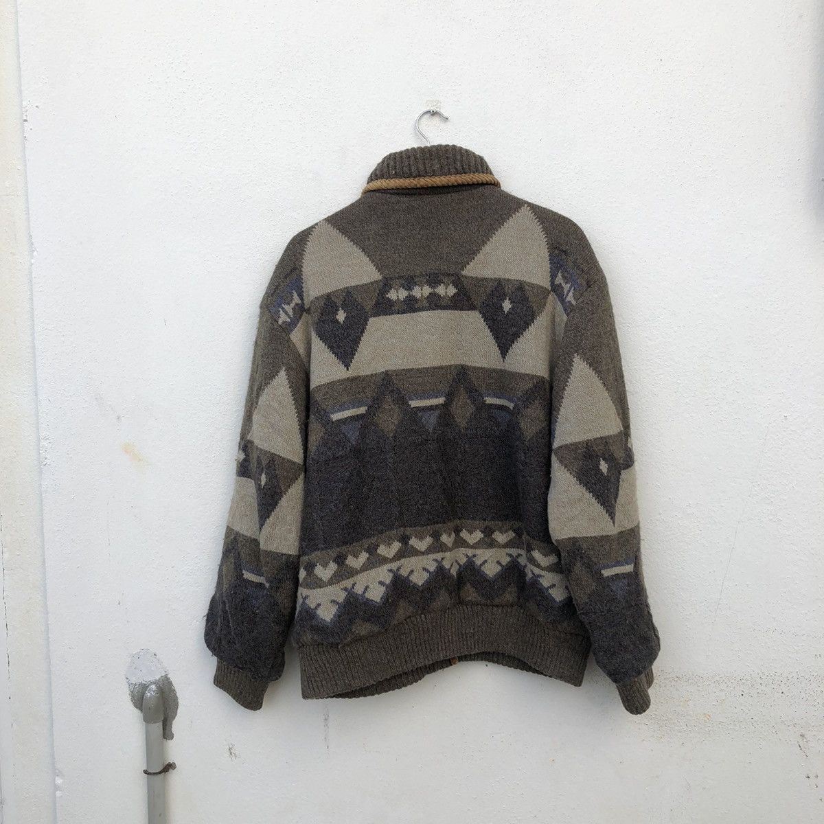 Japanese Brand VINTAGE ARNALDO BASSINI ITALIAN NAVAJO DESIGN Size US L / EU 52-54 / 3 - 9 Thumbnail