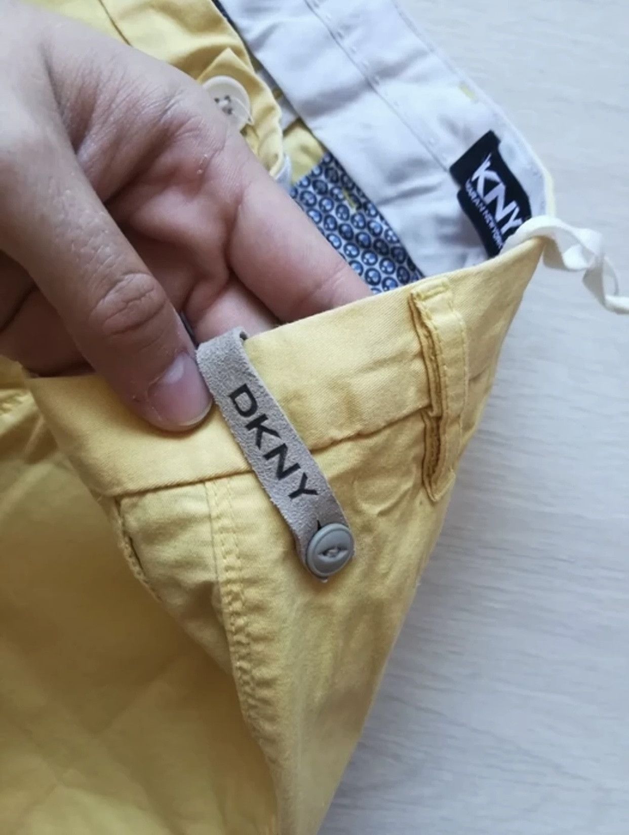 DKNY DKNY yellow shorts 32 size Size US 32 / EU 48 - 4 Thumbnail