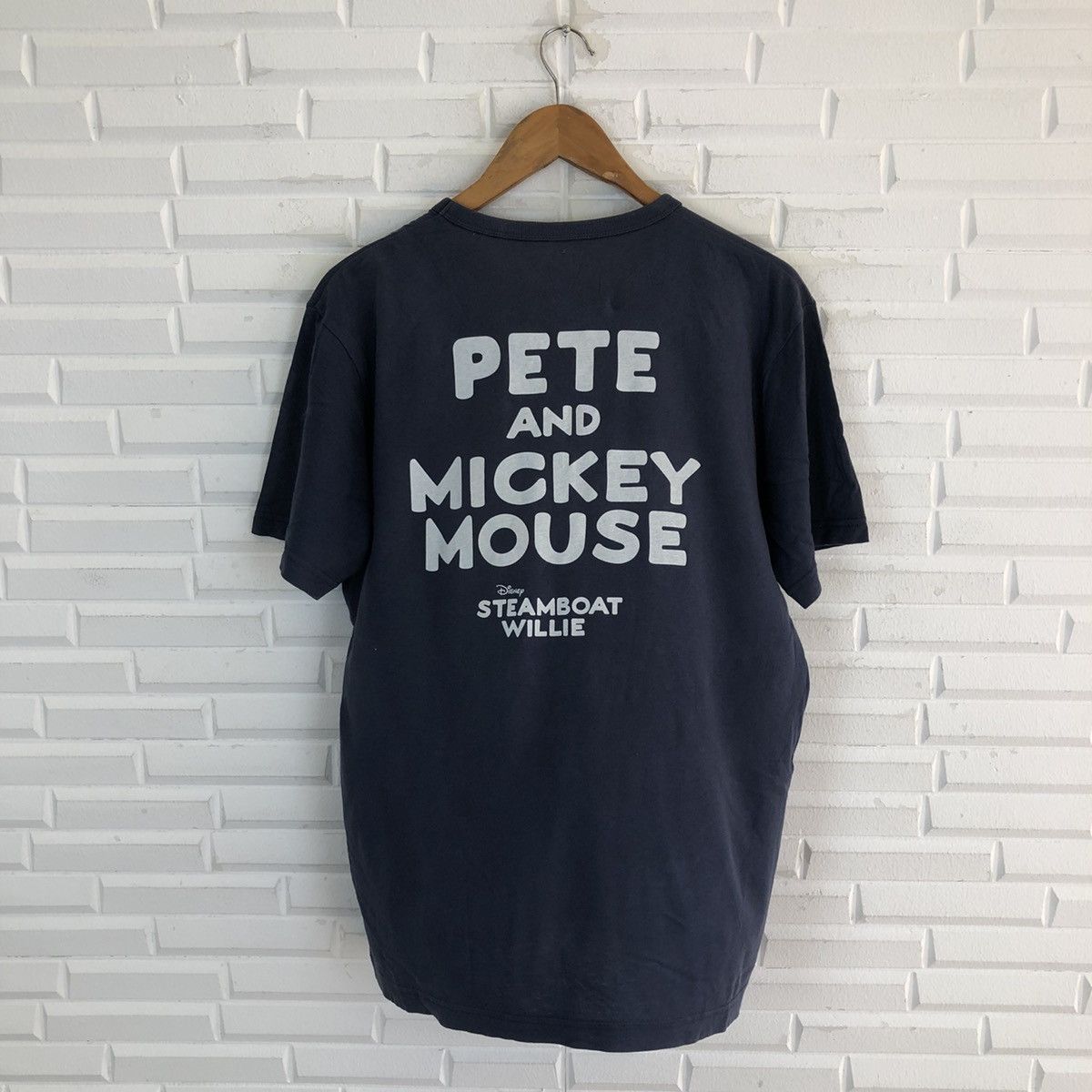 Japanese Brand VINTAGE MICKEY MOUSE BIG LOGO TEE SHORT SLEEVE Size US L / EU 52-54 / 3 - 7 Thumbnail