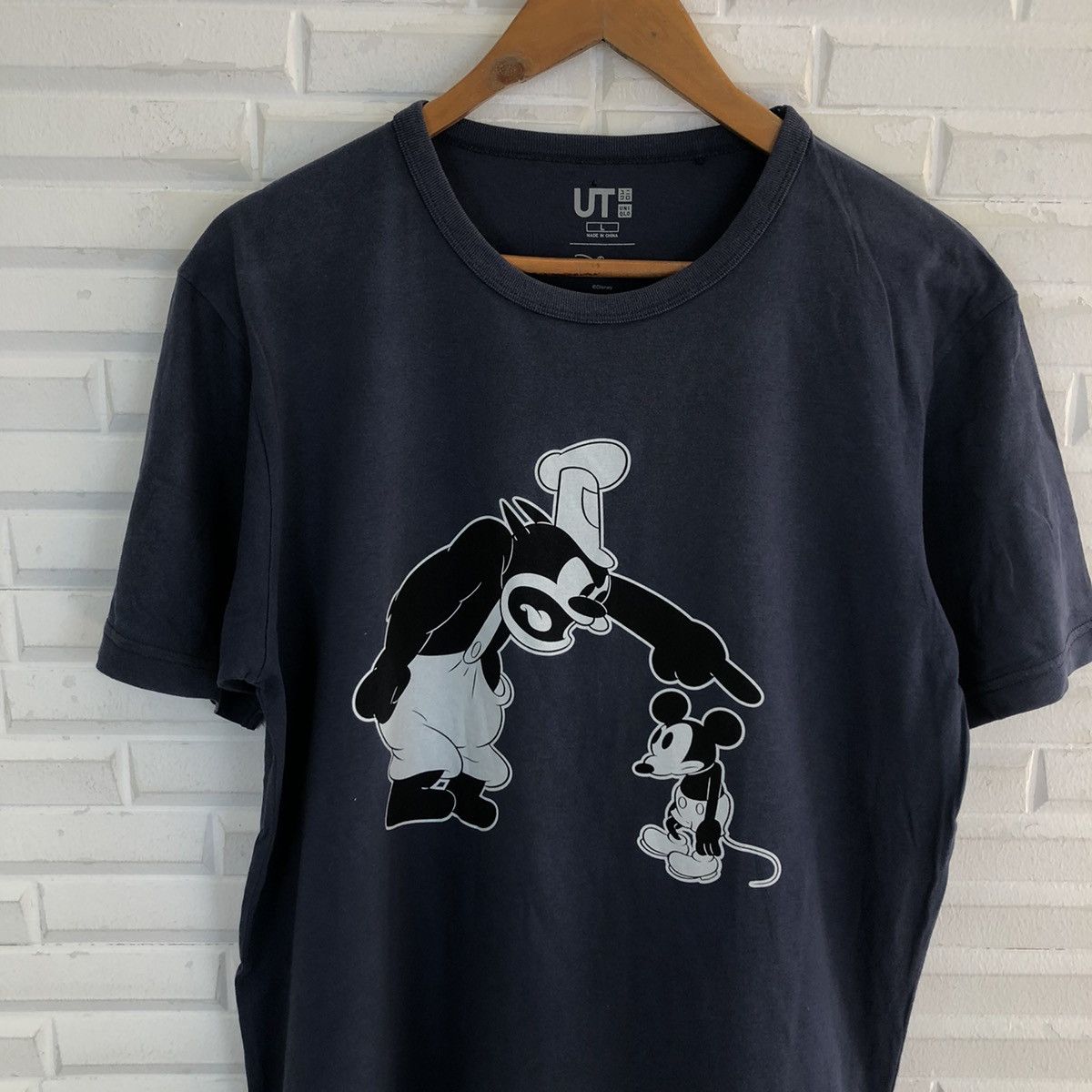 Japanese Brand VINTAGE MICKEY MOUSE BIG LOGO TEE SHORT SLEEVE Size US L / EU 52-54 / 3 - 3 Thumbnail
