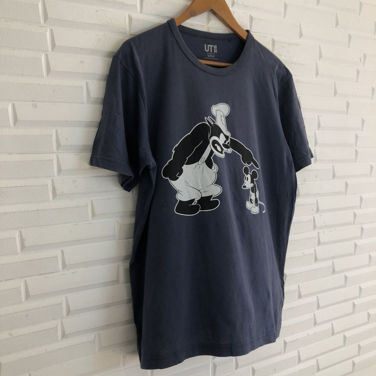Japanese Brand VINTAGE MICKEY MOUSE BIG LOGO TEE SHORT SLEEVE Size US L / EU 52-54 / 3 - 4 Thumbnail