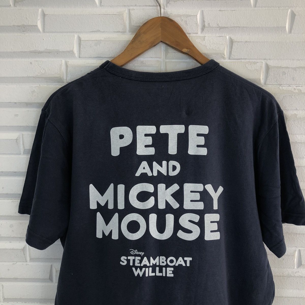 Japanese Brand VINTAGE MICKEY MOUSE BIG LOGO TEE SHORT SLEEVE Size US L / EU 52-54 / 3 - 9 Thumbnail