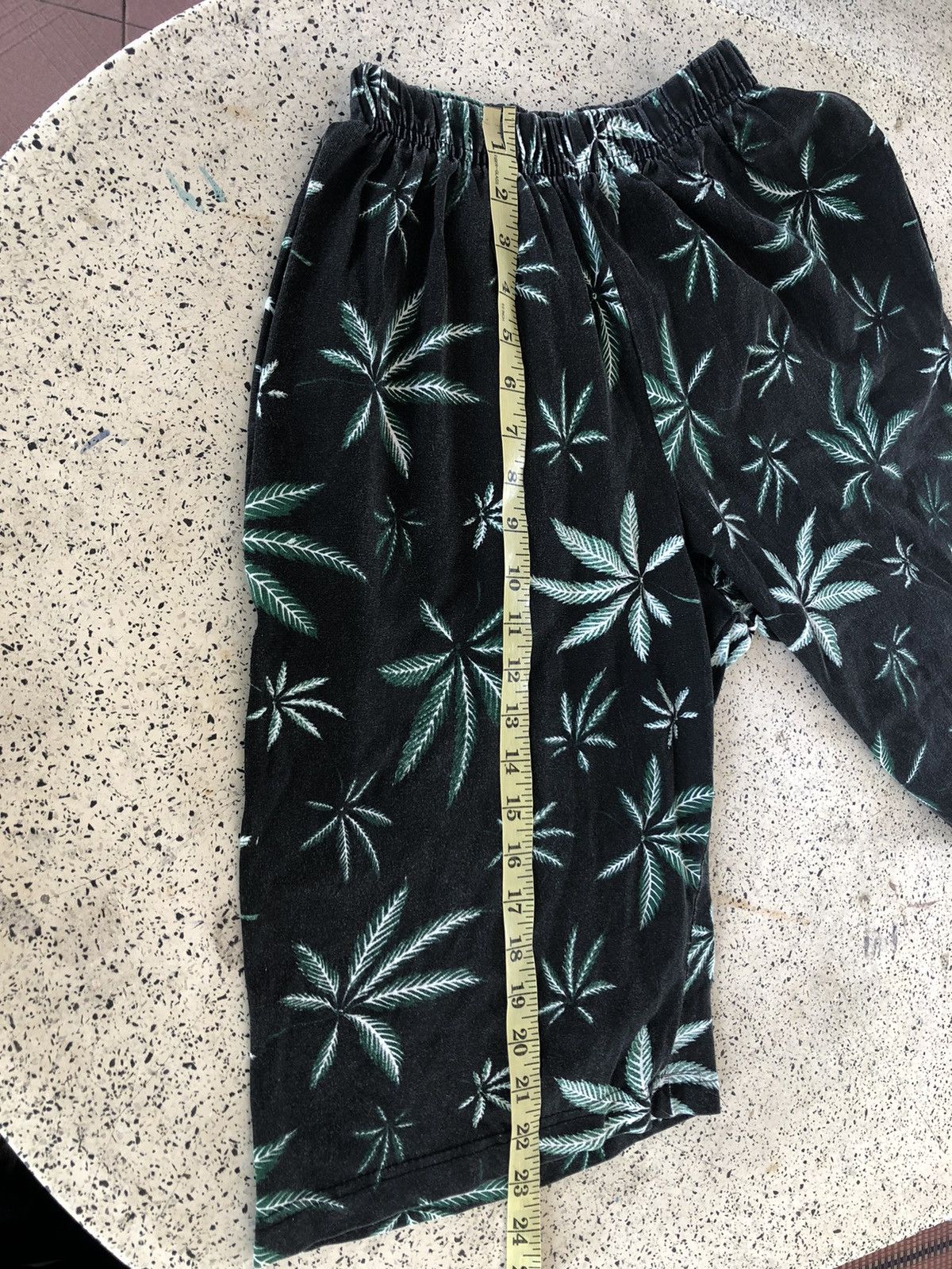 Japanese Brand VINTAGE MADE IN USA SHORT PANTS WEED FULL PRINT Size US 30 / EU 46 - 9 Thumbnail