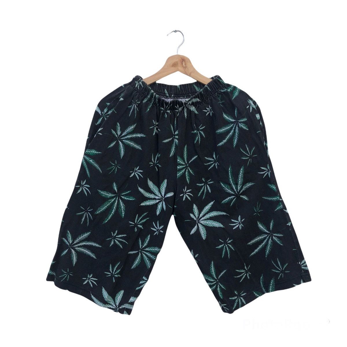 Japanese Brand VINTAGE MADE IN USA SHORT PANTS WEED FULL PRINT Size US 30 / EU 46 - 1 Thumbnail