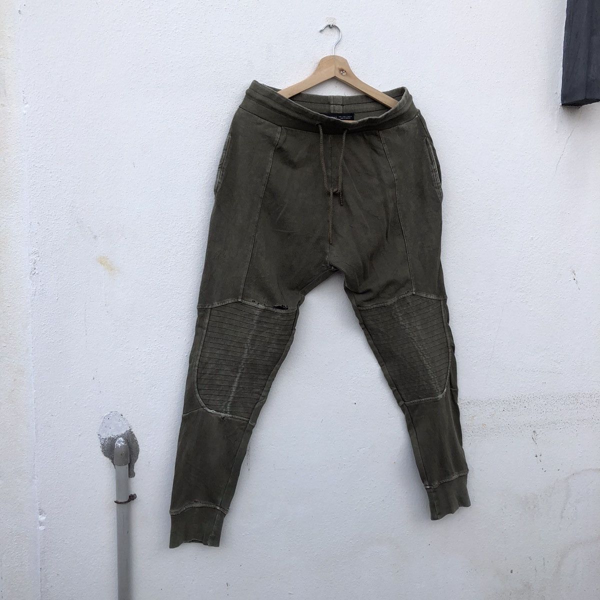 Japanese Brand MILITARY COLLECTION DESIGN PARACHUTE BONDAGE PANTS ZARA MAN Size US 32 / EU 48 - 2 Thumbnail