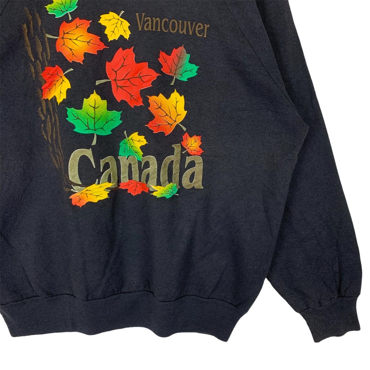 Vintage Vintage 90s Vancouver Canada Crewneck Sweatshirt Size US M / EU 48-50 / 2 - 3 Thumbnail