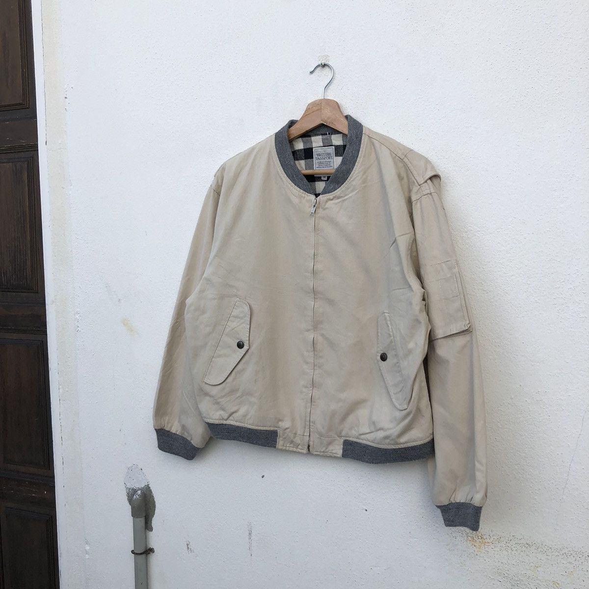 Japanese Brand BRITISH PASSPORTBOMBER STYLE JACKET INSPIRED BY ISSEY MIYAK Size US M / EU 48-50 / 2 - 2 Thumbnail