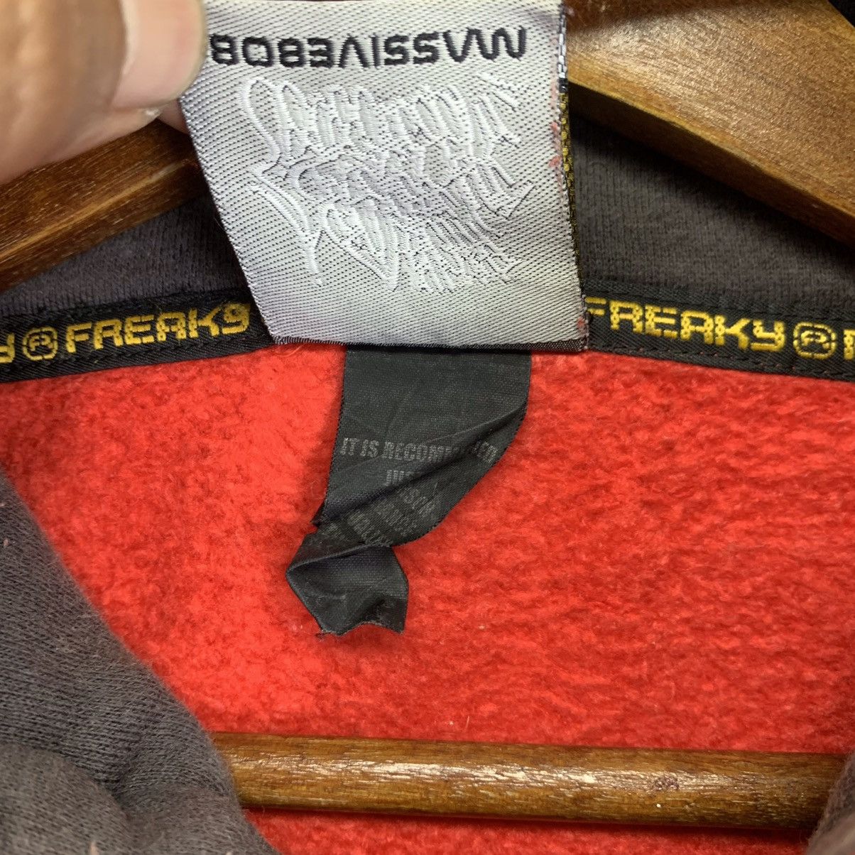 Japanese Brand Vintage Freaky Massive Spellout BigLogo Hoodie Sweatshirt Size US L / EU 52-54 / 3 - 8 Thumbnail