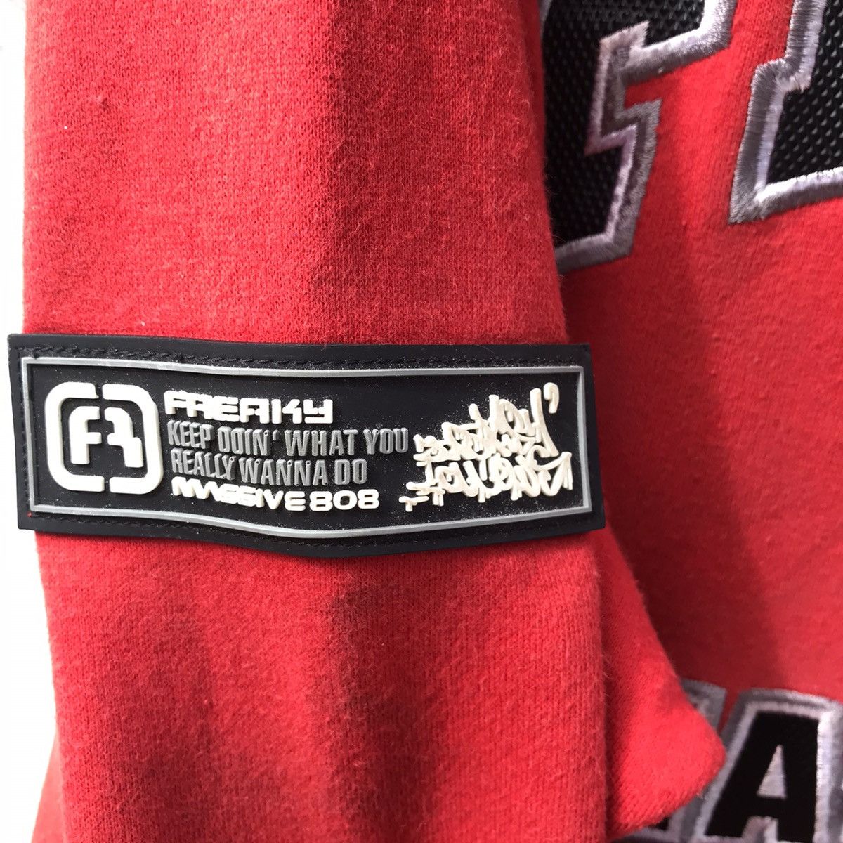 Japanese Brand Vintage Freaky Massive Spellout BigLogo Hoodie Sweatshirt Size US L / EU 52-54 / 3 - 5 Thumbnail
