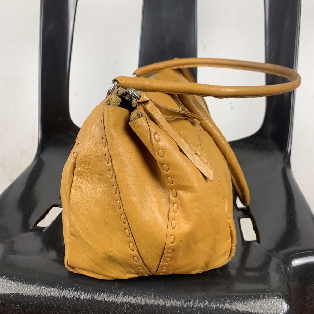 Miu Miu 💥‼️HOT SALE‼️💥Authentic Miu Miu Leather Handbag Size ONE SIZE - 5 Thumbnail