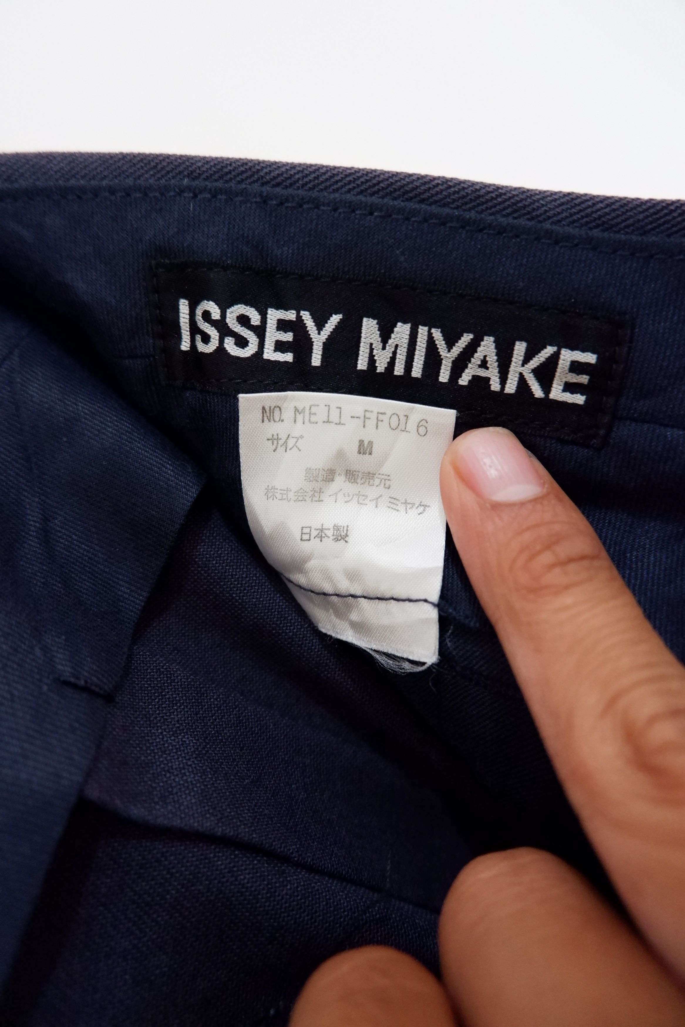 Issey Miyake Vintage 90s Issey Miyake 3D Back Pocket Pants Size US 30 / EU 46 - 8 Thumbnail