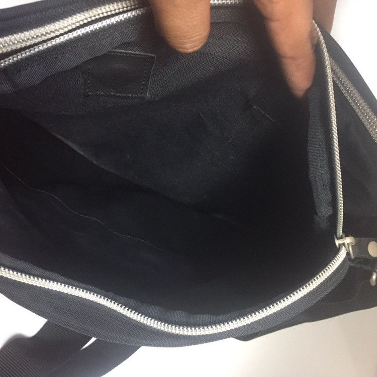 Y’saccs pour homme sling bag small nice design