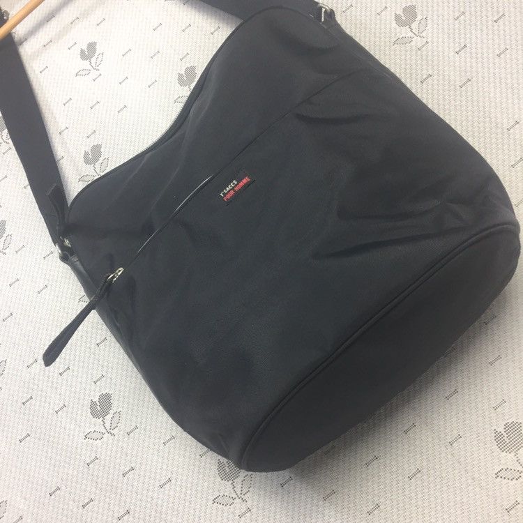 Y’saccs pour homme sling bag small nice design