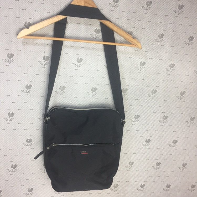 Y’saccs pour homme sling bag small nice design
