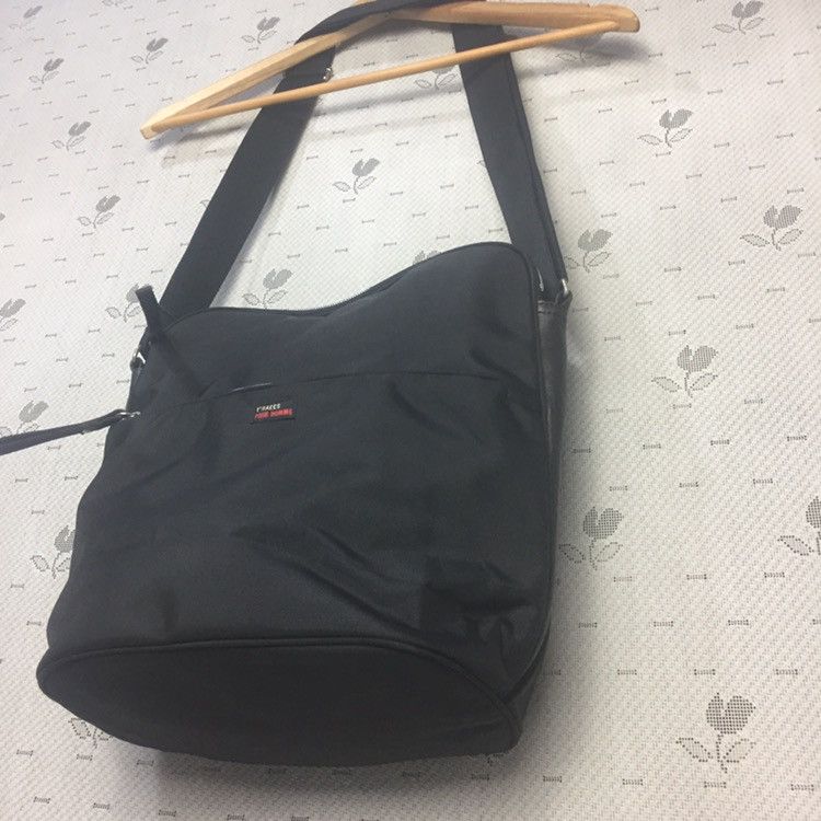 Y’saccs pour homme sling bag small nice design