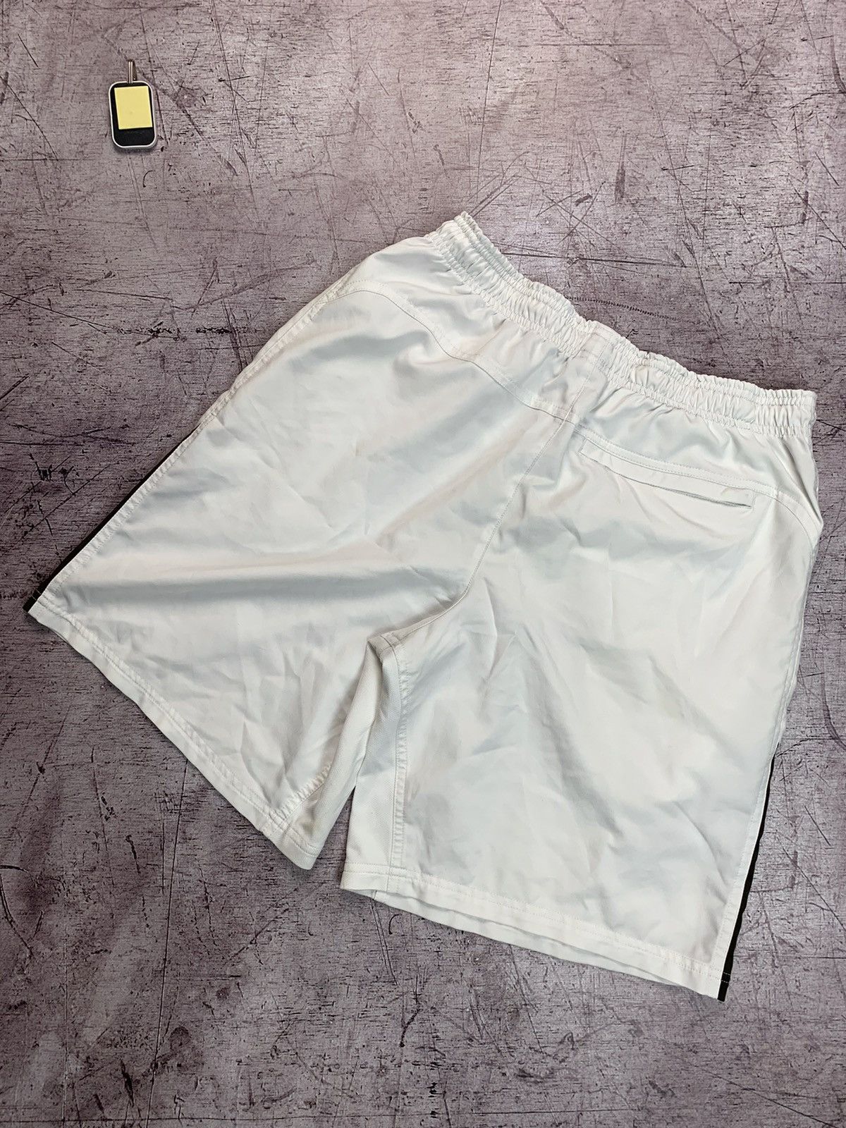 Nike Vintage Nike White Shorts Size US 32 / EU 48 - 2 Thumbnail