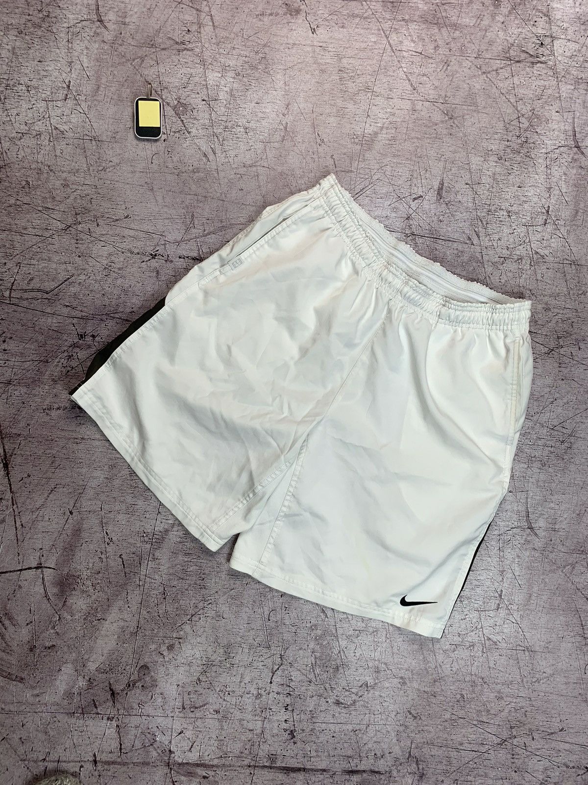 Nike Vintage Nike White Shorts Size US 32 / EU 48 - 1 Thumbnail