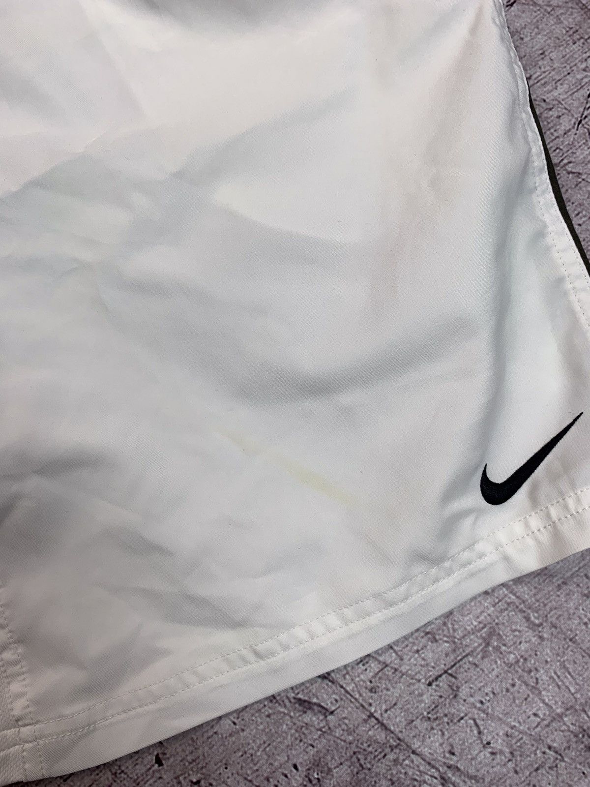 Nike Vintage Nike White Shorts Size US 32 / EU 48 - 3 Thumbnail