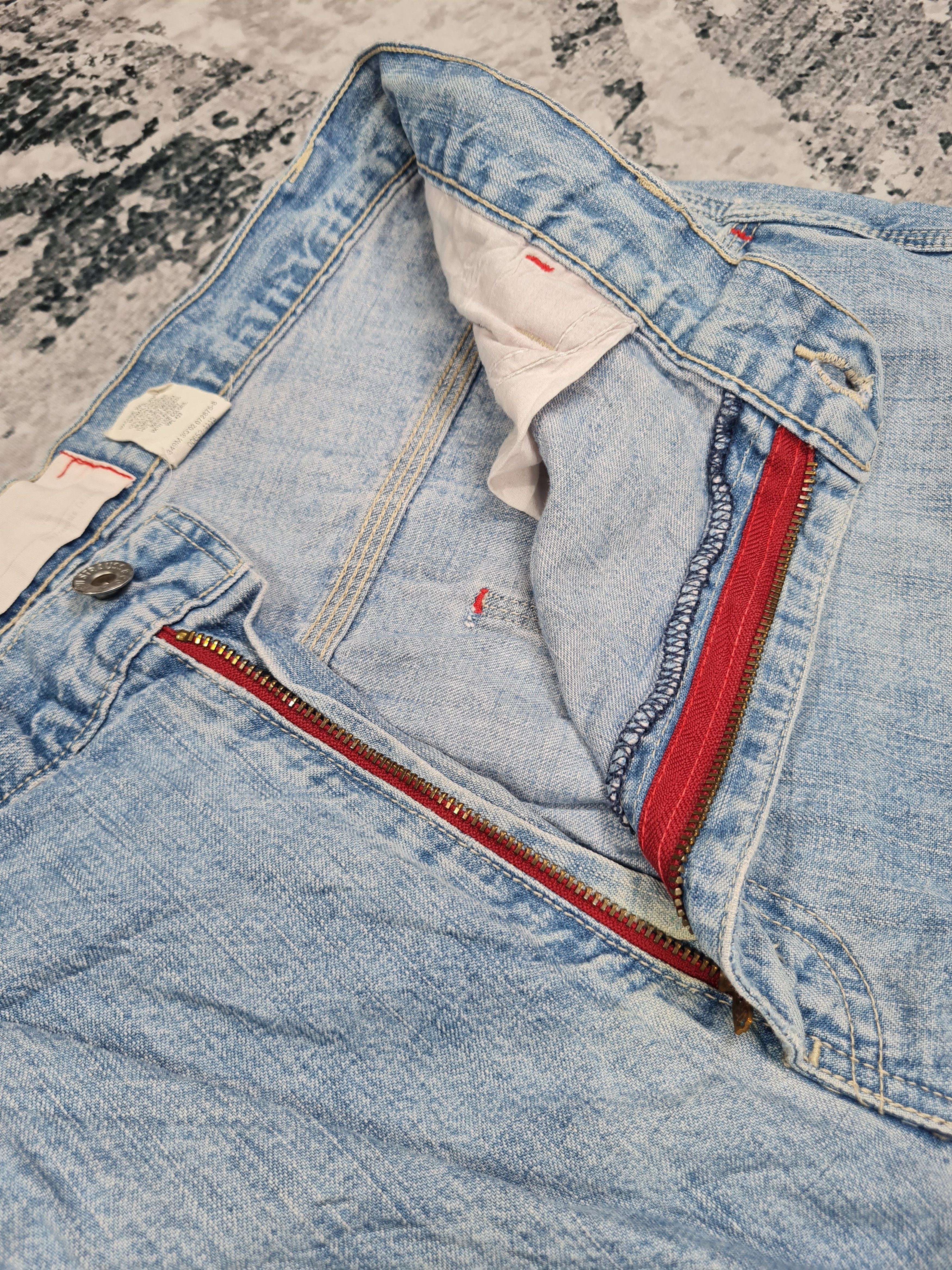 Levi's Vintage Clothing Vintage LEVIS Light Wash Baggy Size 35X30 Jeans L0223 Size US 35 - 8 Thumbnail