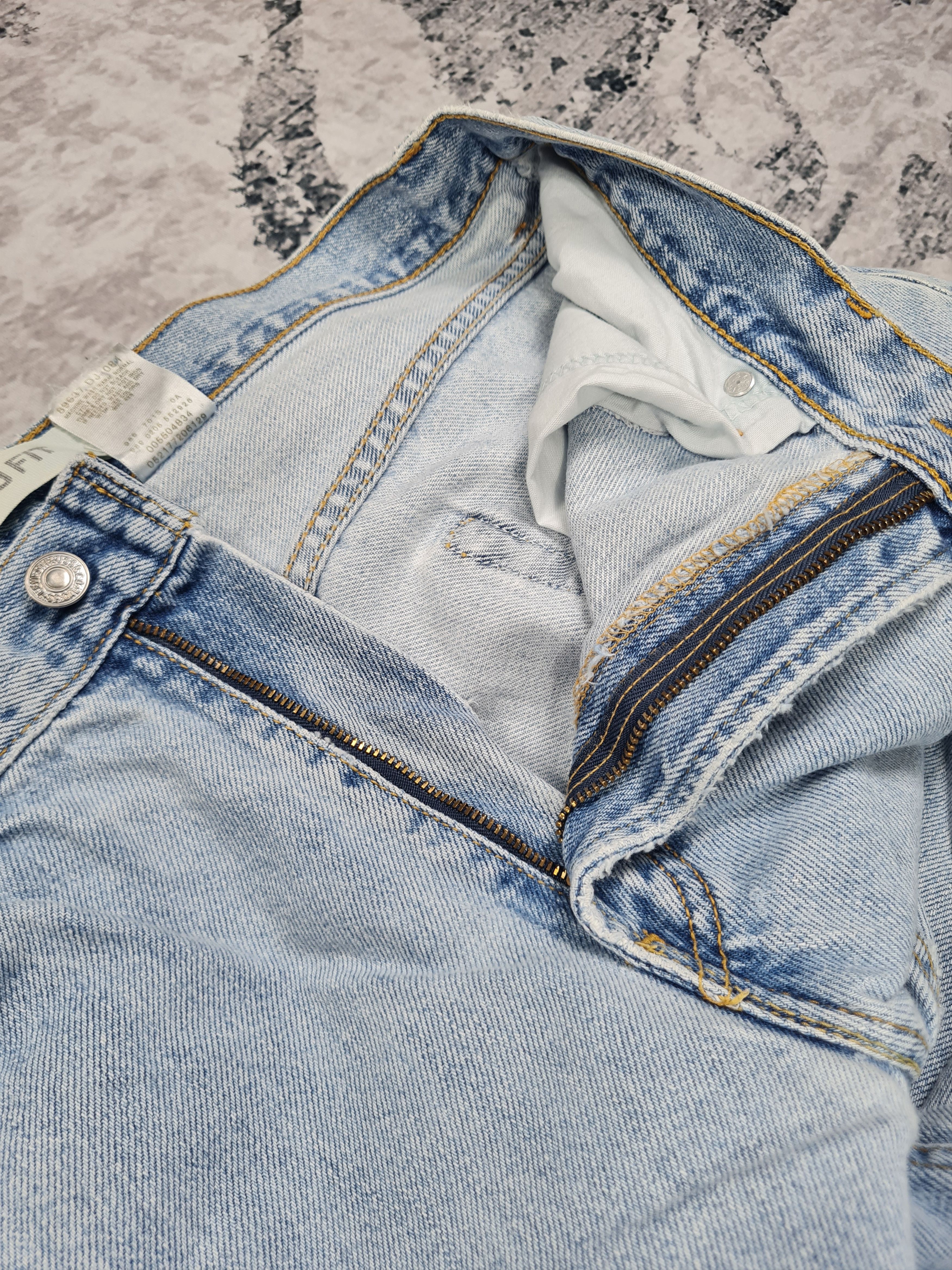 Levi's Vintage Clothing Vintage LEVIS 550 Light Wash Stain Size 34X31 Jeans L0215 Size US 34 / EU 50 - 10 Thumbnail