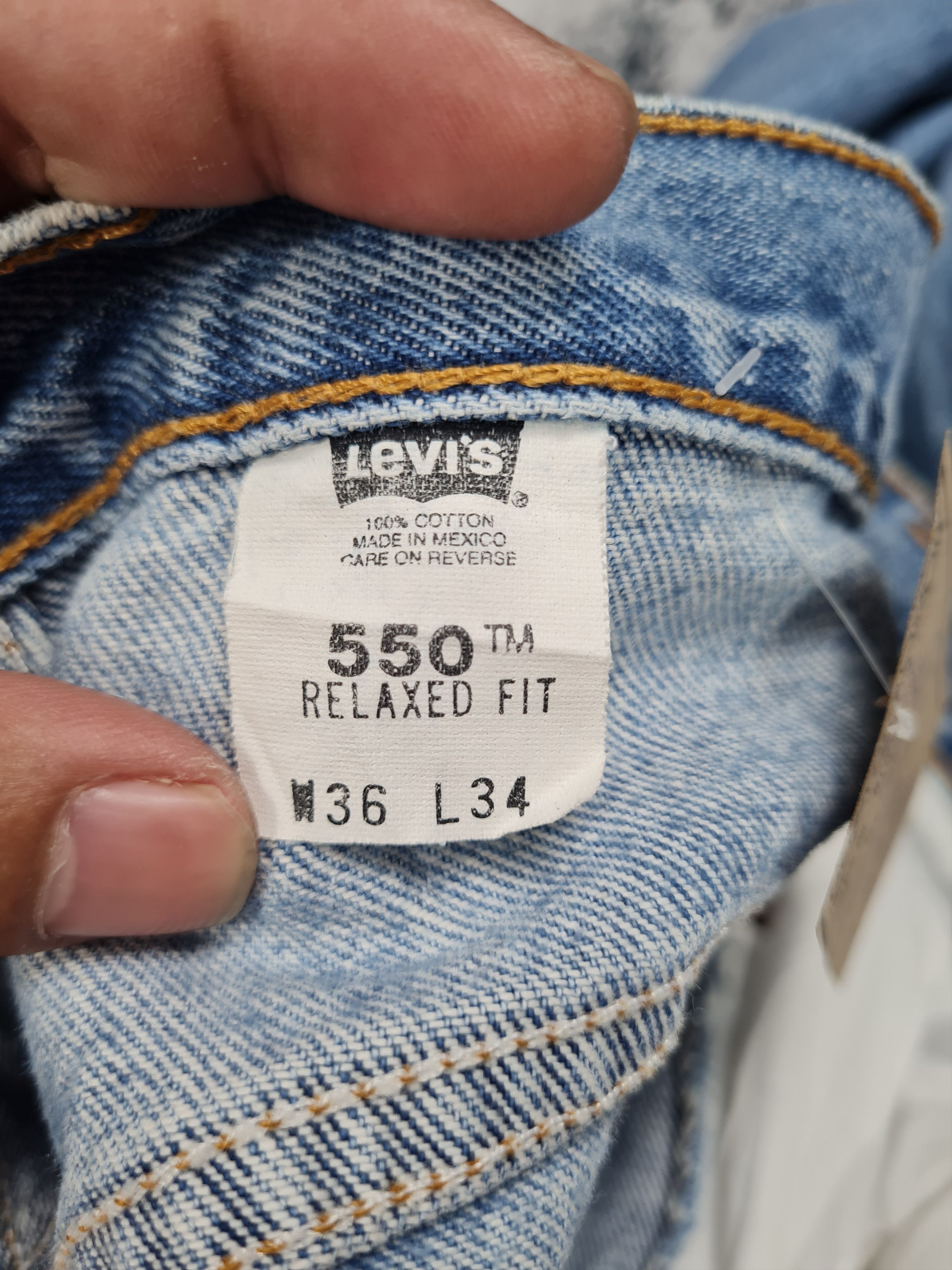 Levi's Vtg LEVIS 550 Medium Wash Distressed Size 36X35 Jeans L0243 Size US 36 / EU 52 - 9 Thumbnail
