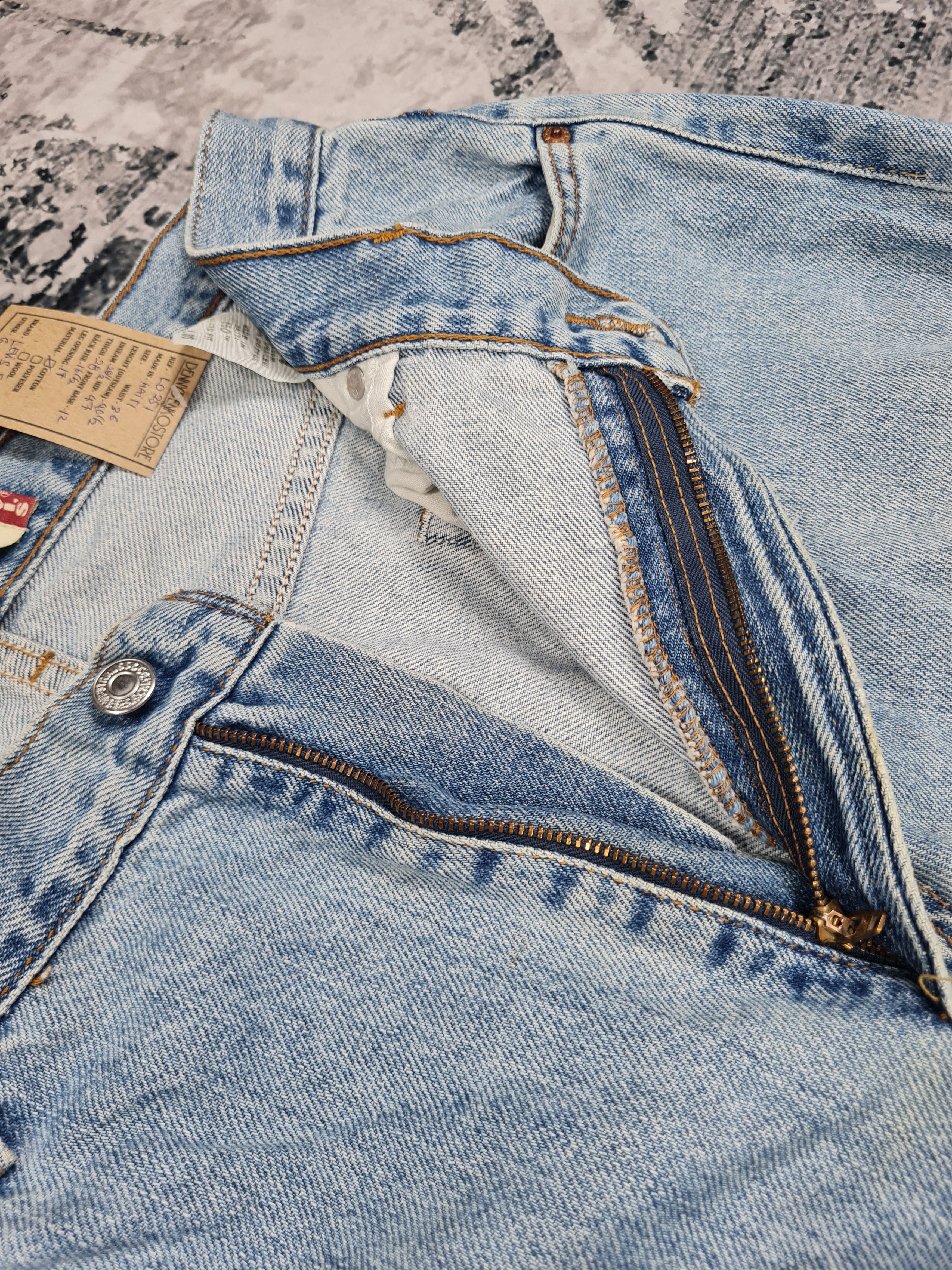 Levi's Vtg LEVIS 550 Light Wash Sun Faded Size 36X28.5 Jeans L0251 Size US 36 / EU 52 - 8 Thumbnail