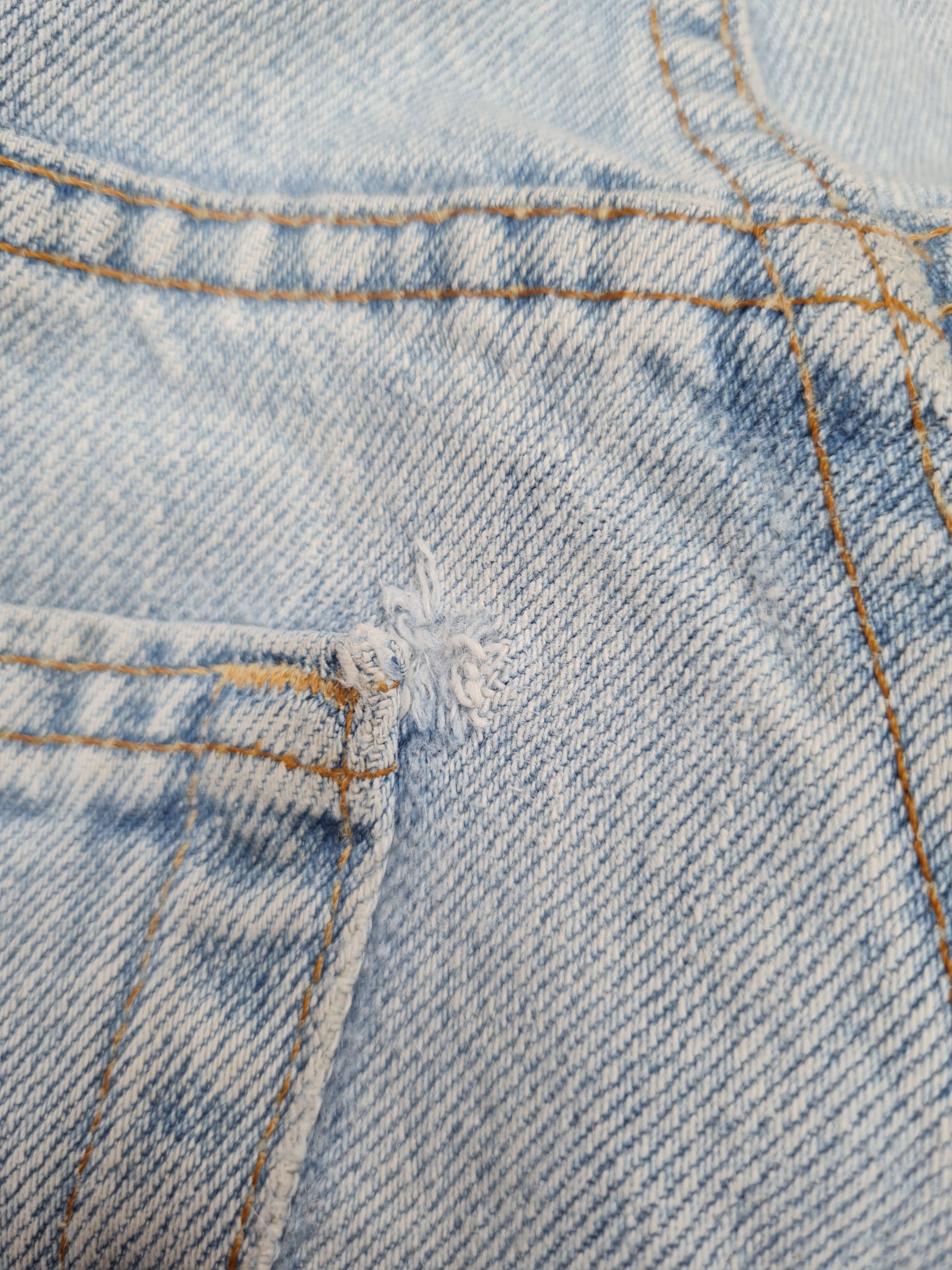 Levi's Vintage LEVIS 560 Light Wash Rusty Size 38X34 Jeans L0232 Size US 38 / EU 54 - 13 Thumbnail