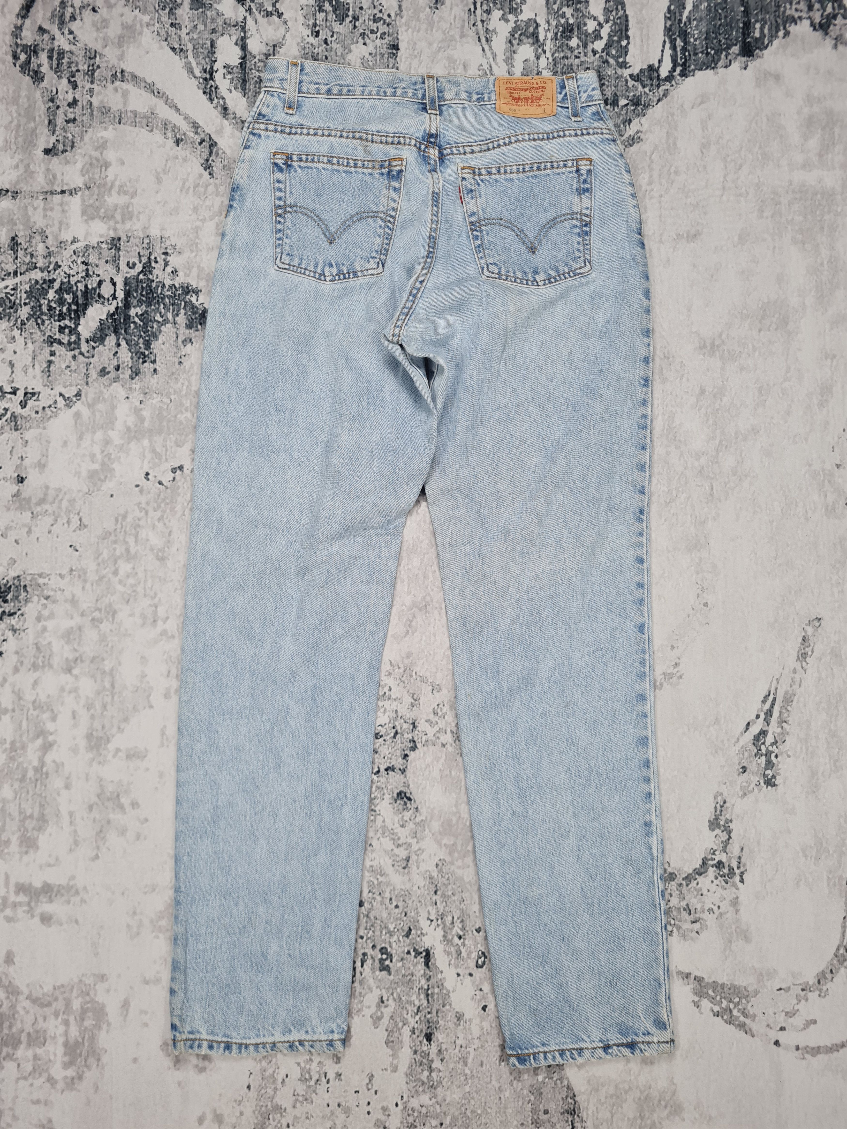 Image of Distressed Denim x Levis Vintage Levis 505 Light Wash Faded Size 30X32.5 Jeans L0200 in Light Blue