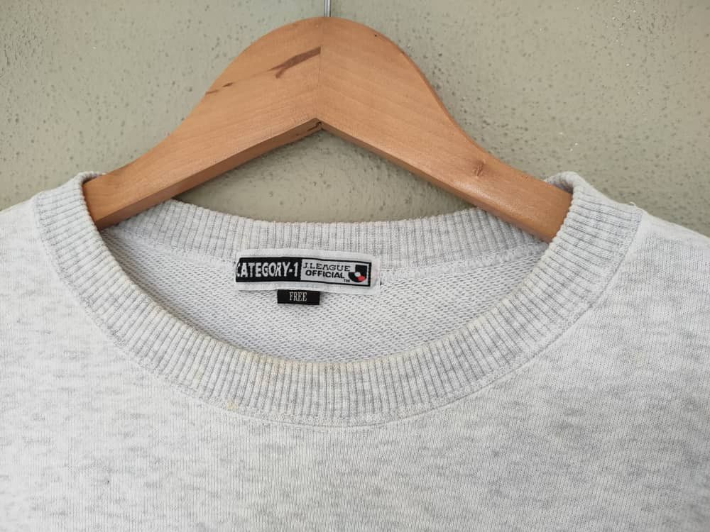 Japanese Brand Vintage Yomuri Nippon FC J League Crewneck Size US M / EU 48-50 / 2 - 4 Thumbnail