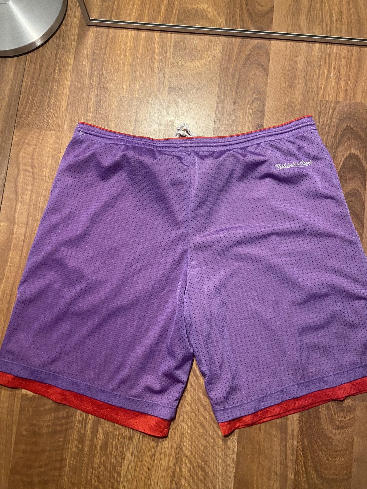 Mitchell & Ness Mitchell & Ness Toronto Raptors Reversible Basketball Shorts Size US 34 / EU 50 - 5 Thumbnail