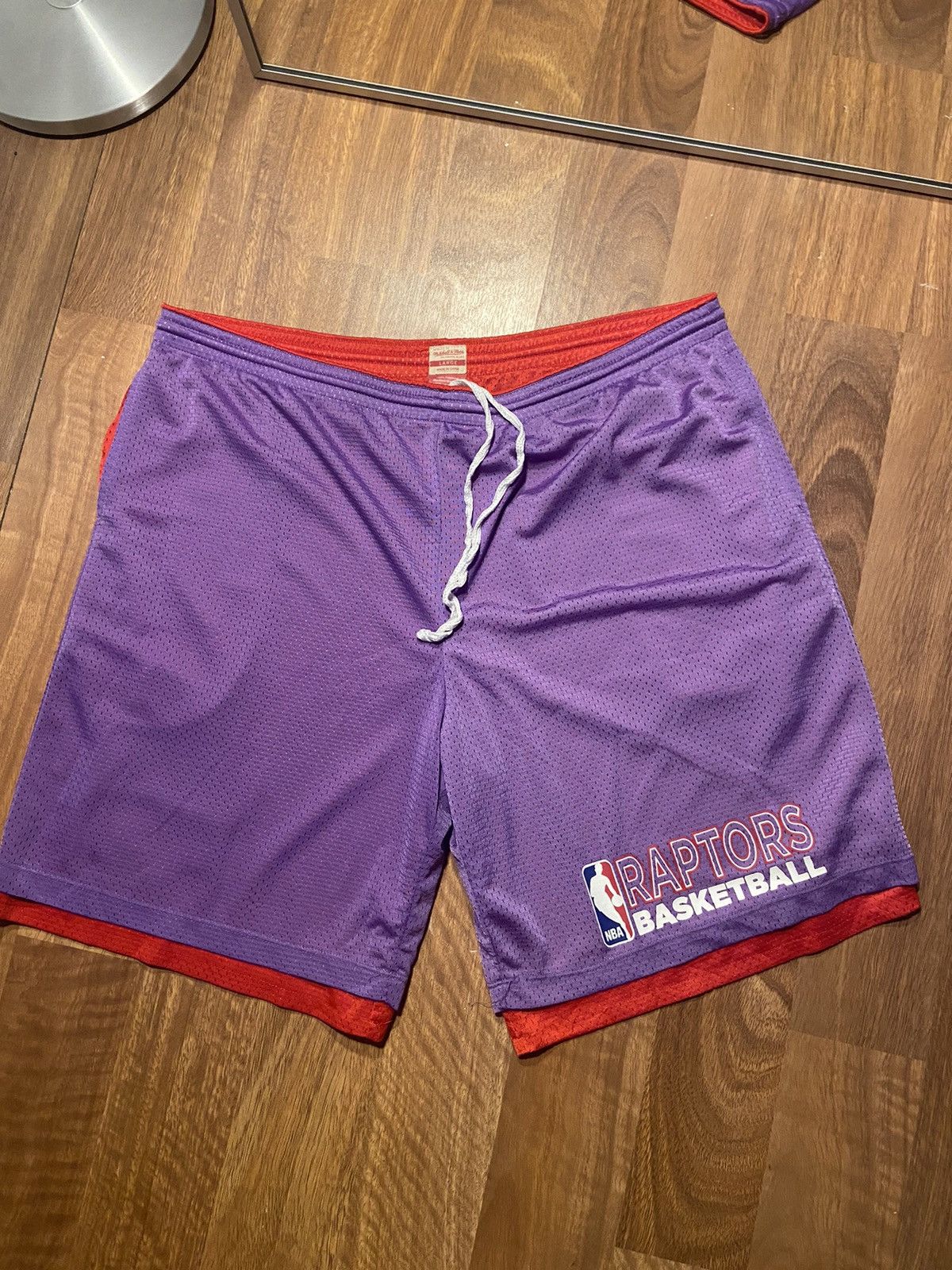 Mitchell & Ness Mitchell & Ness Toronto Raptors Reversible Basketball Shorts Size US 34 / EU 50 - 1 Thumbnail