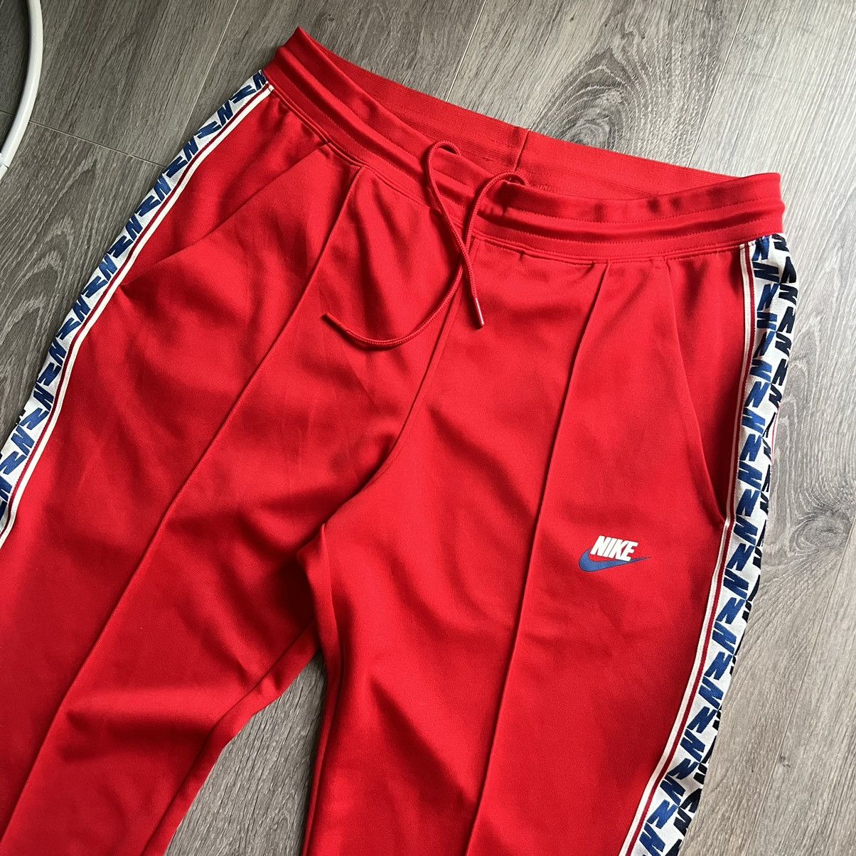 Nike Nike pleated trackpants swoosh Size US 32 / EU 48 - 1 Thumbnail