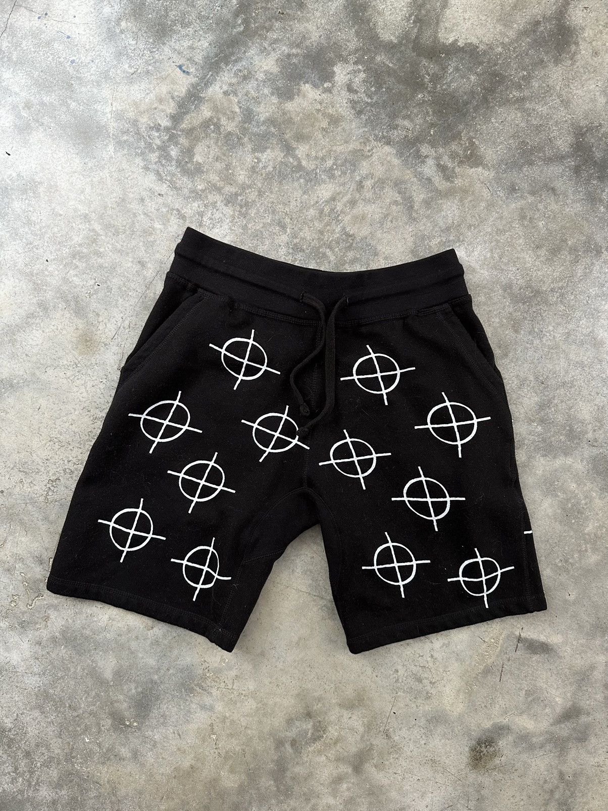 Superrradical Superrradical Black Target Crosshairs Logo Sweatshirts Size US 32 / EU 48 - 1 Thumbnail
