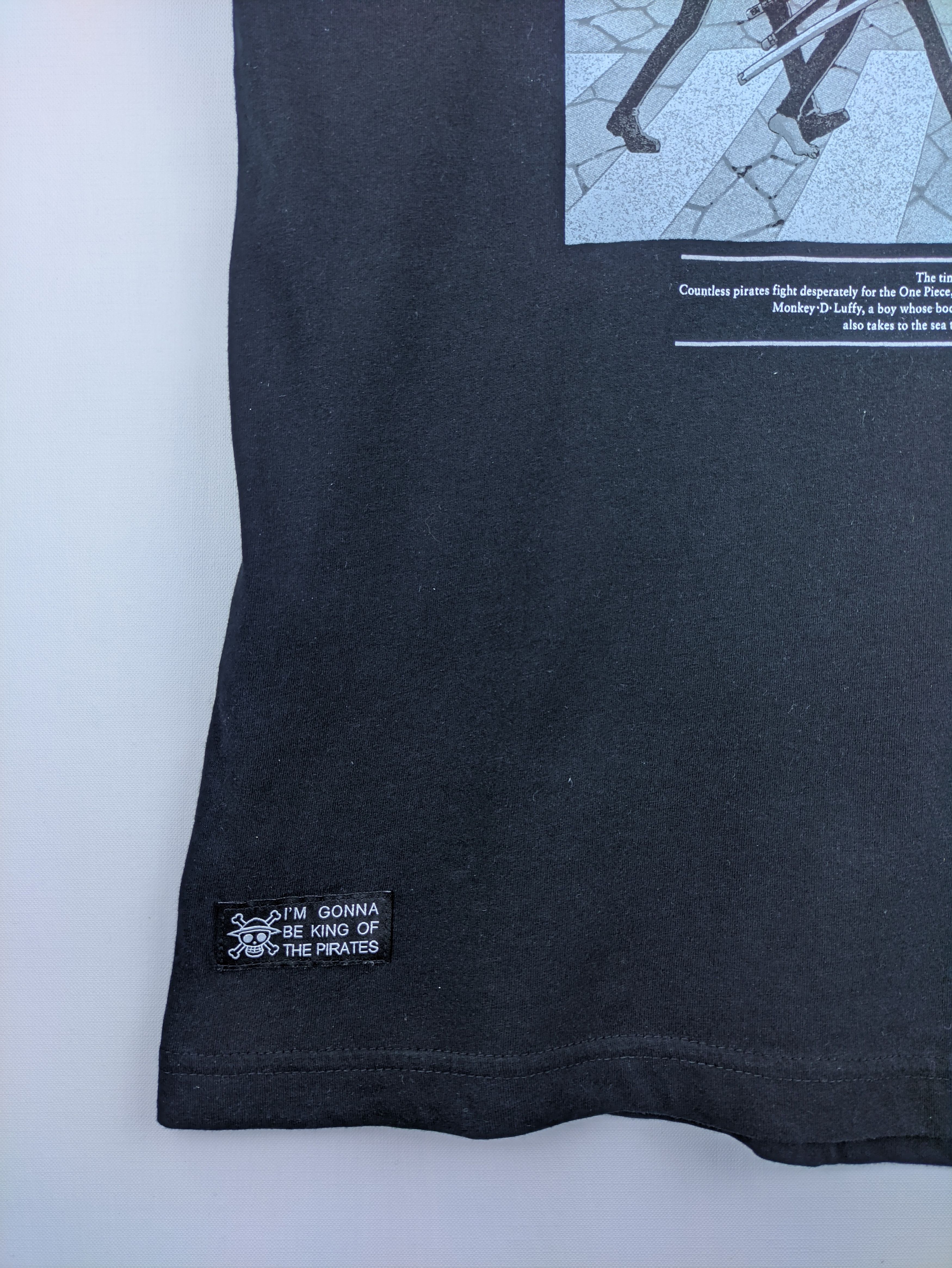 Uniqlo Steals🔥Uniqlo Tee Anime One Piece (Bulk Price PM) Size US M / EU 48-50 / 2 - 6 Thumbnail