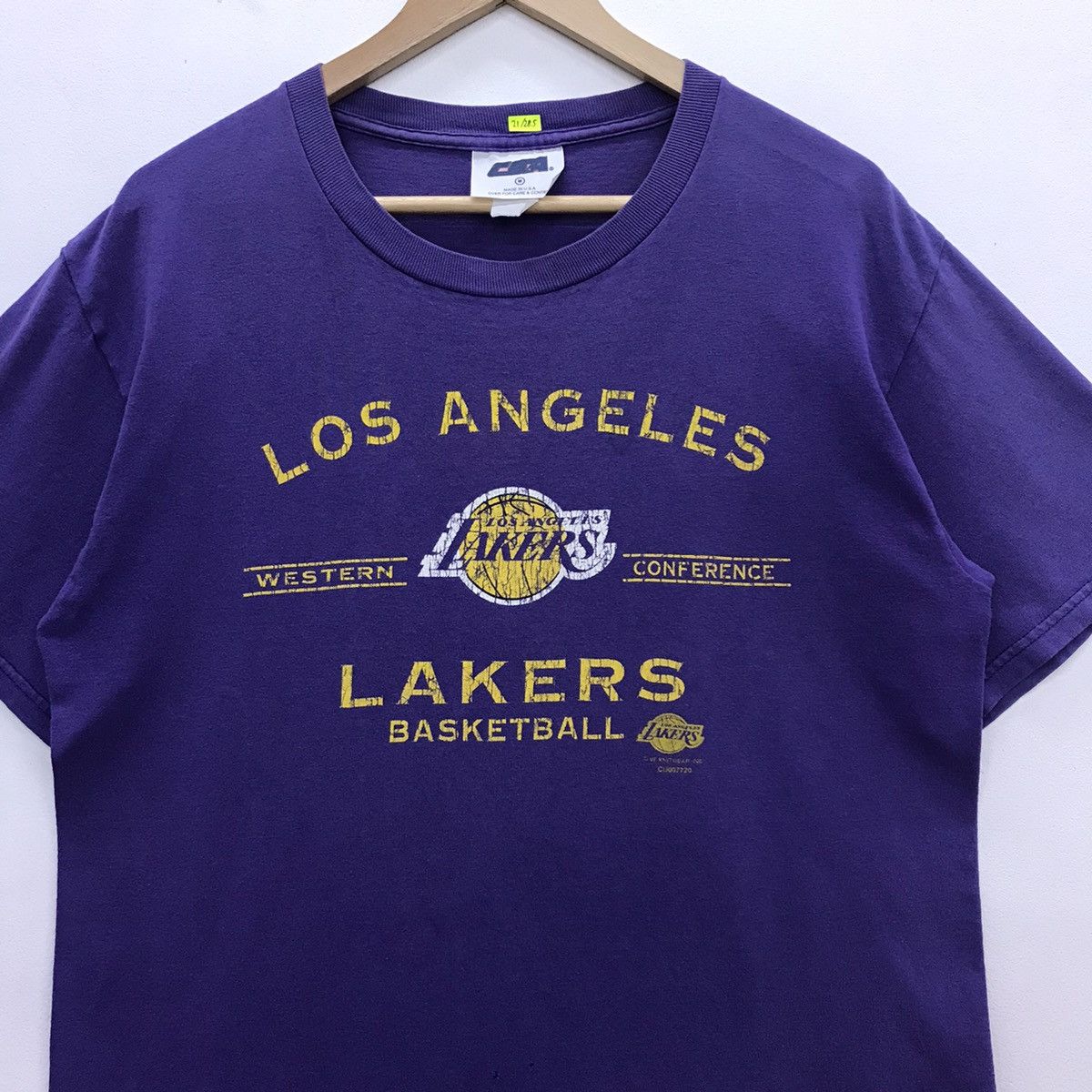 Rare!! LA Lakers Basketball tee