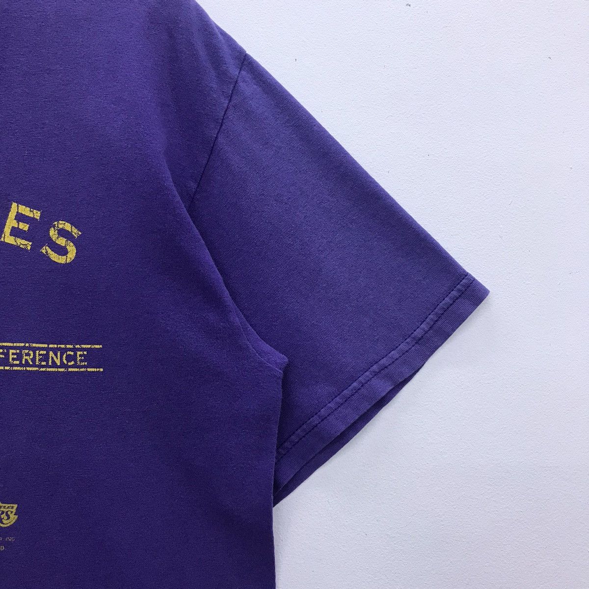 Rare!! LA Lakers Basketball tee