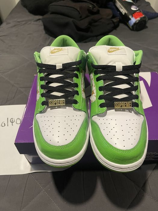 supreme nike sb dunk low green