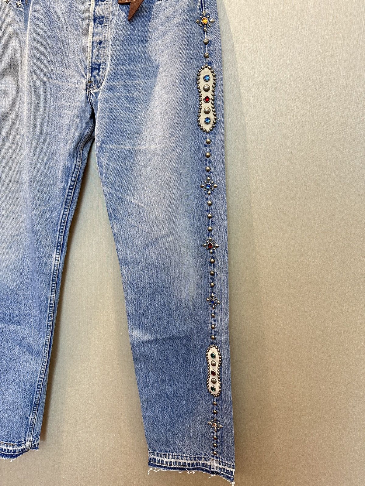 Hollywood Trading Company HTC IrregulaR HUMBLE Gemstone Studded Vintage Levi’s Jeans Size US 32 / EU 48 - 5 Thumbnail