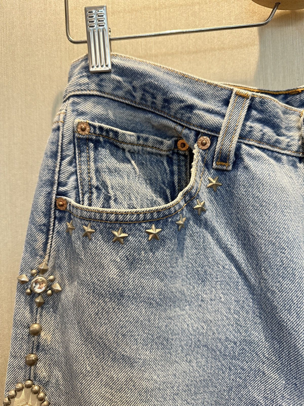 Hollywood Trading Company HTC IrregulaR HUMBLE Gemstone Studded Vintage Levi’s Jeans Size US 30 / EU 46 - 2 Thumbnail