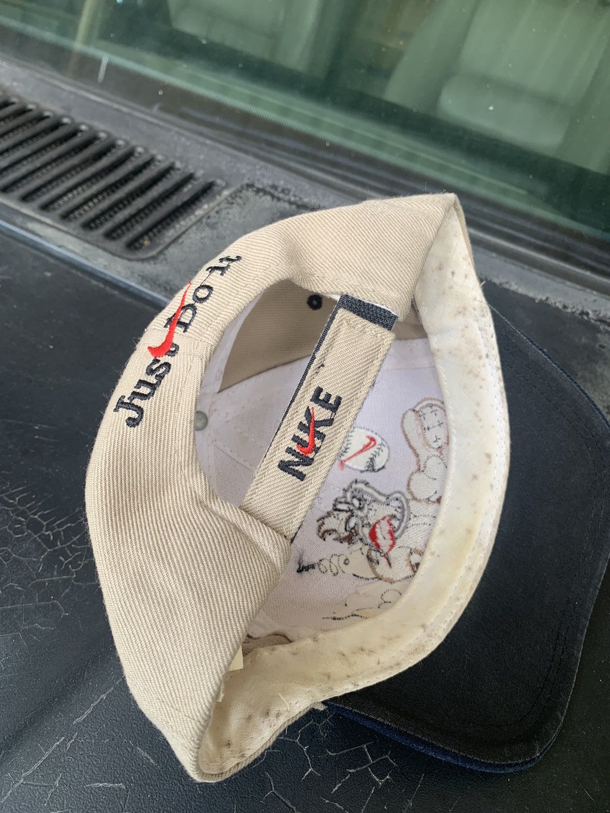 Cartoon Network × Nike × Vintage Vintage nike tazmania hat Size ONE SIZE - 4 Thumbnail